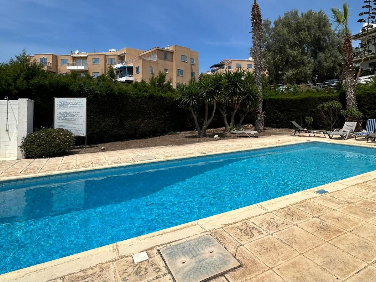 Sea View Apartment Near The Beach Paphos 外观 照片