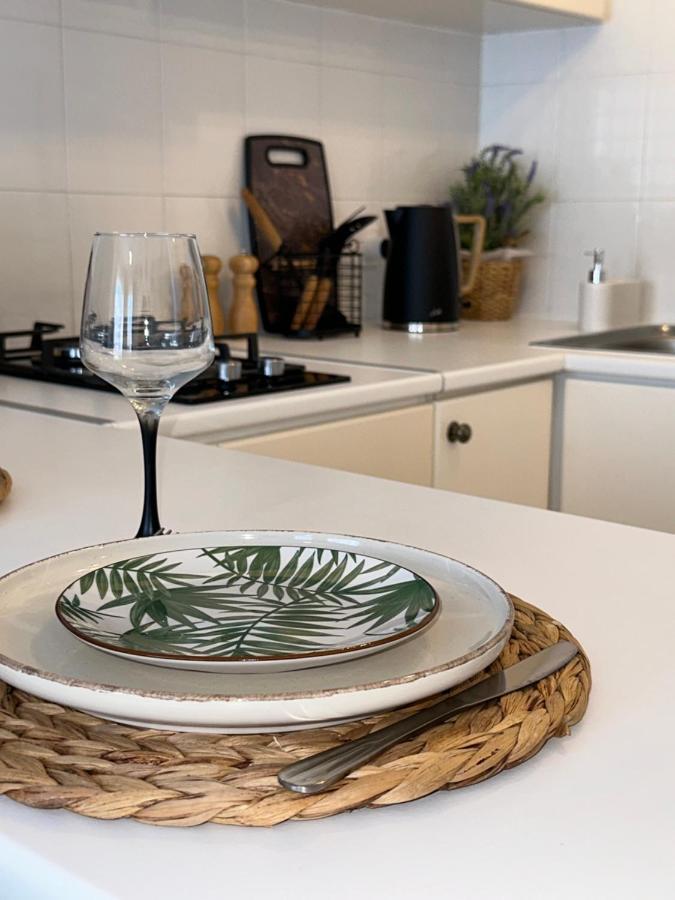 Sea View Apartment Near The Beach Paphos 外观 照片