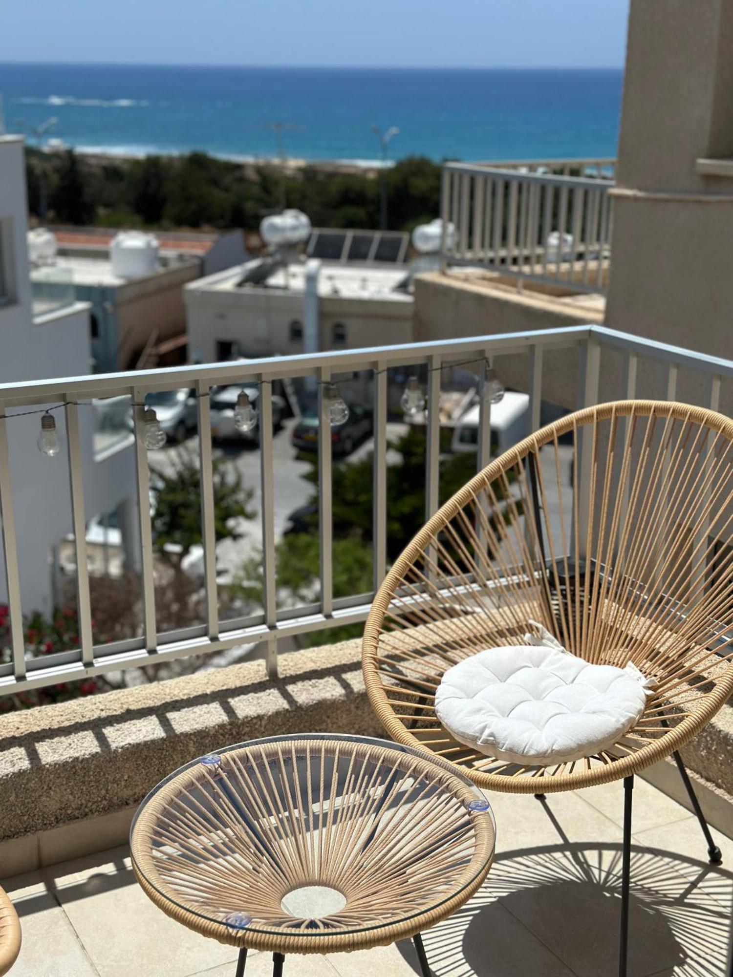 Sea View Apartment Near The Beach Paphos 外观 照片