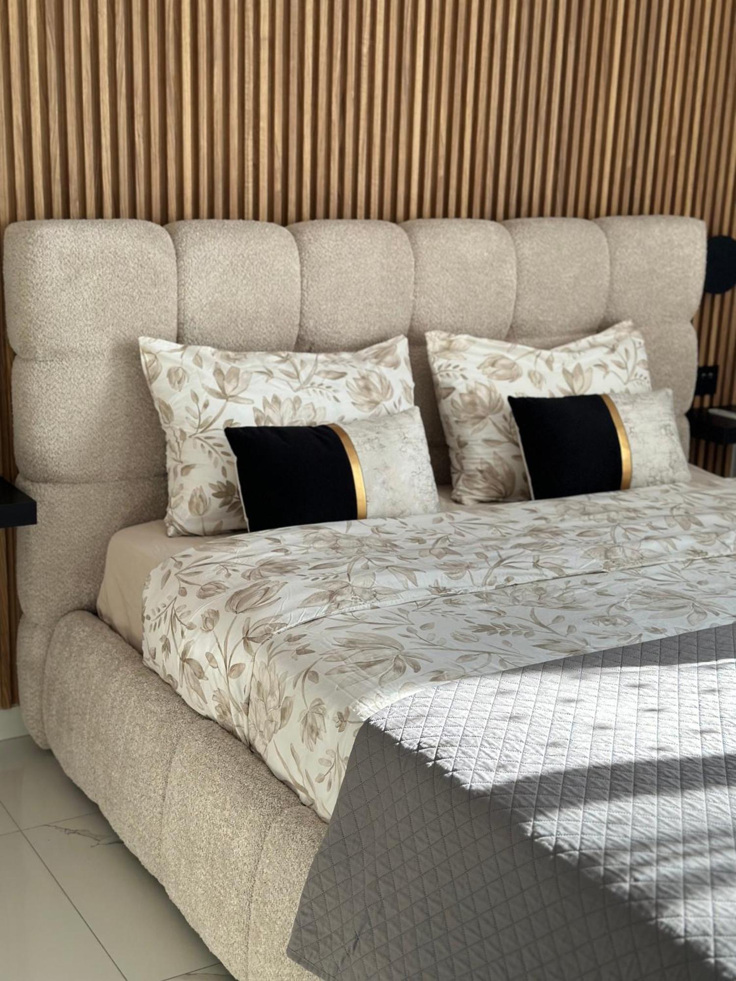 Sea View Apartment Near The Beach Paphos 外观 照片